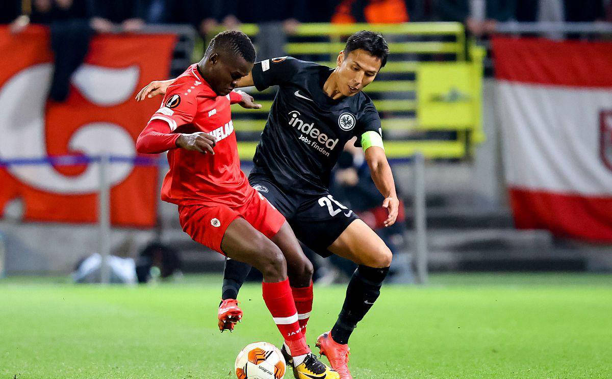 包含法兰克福主场胜利,继续保持领头羊地位的词条 包含法兰克福主场胜利,继续保持领头羊地位的词条