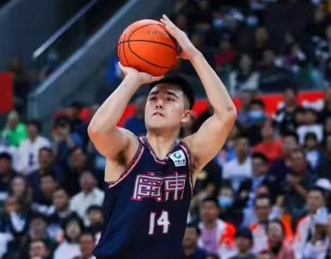 广东宏远抵达北控准备迎战,实力备受关注的简单介绍 广东宏远抵达北控准备迎战,实力备受关注的简单介绍