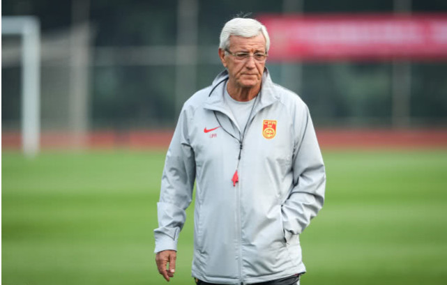 球员合同纠纷未解球队前途难料