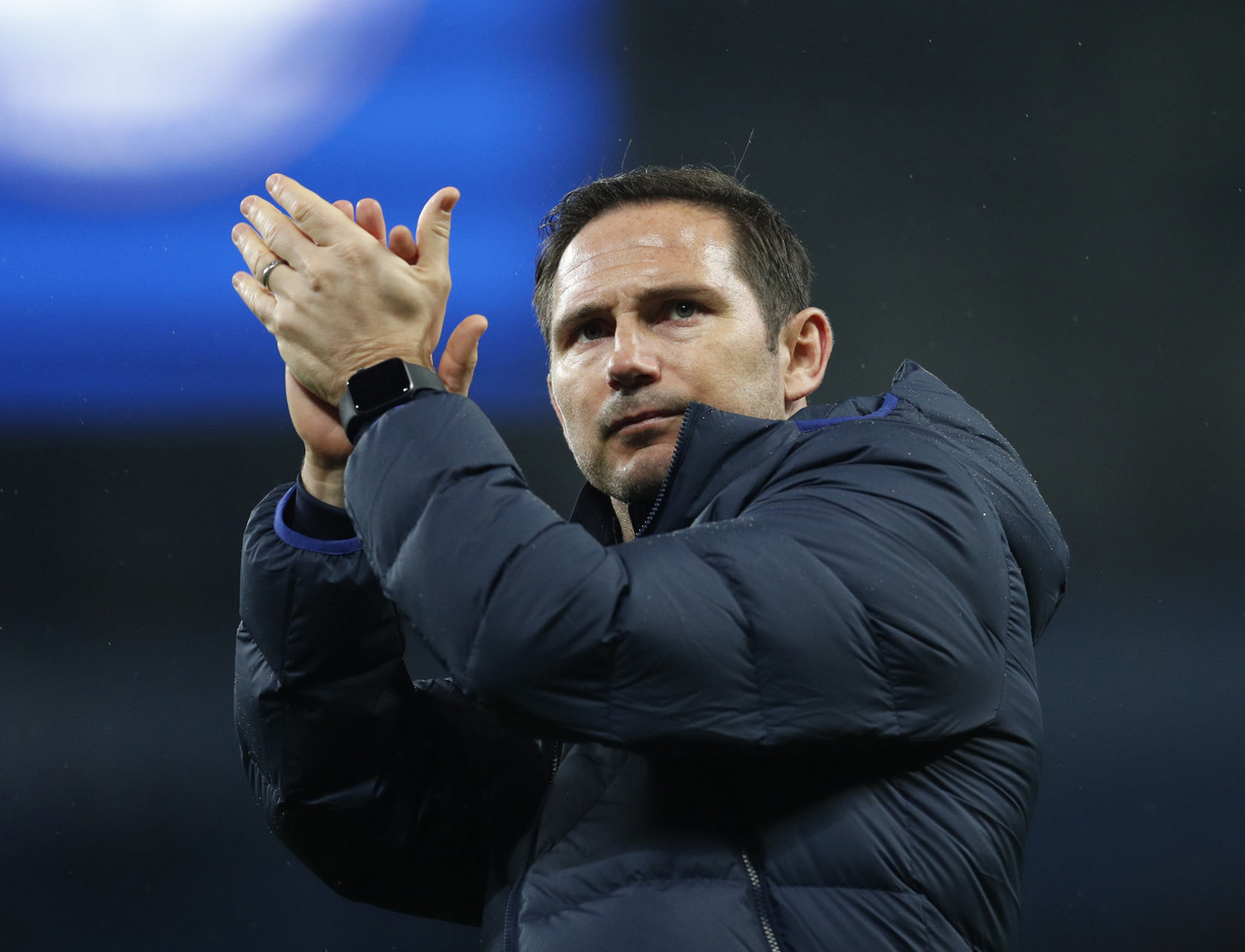 关于切尔西主场绝杀，主帅兰帕德用冷静手法调整比赛的信息