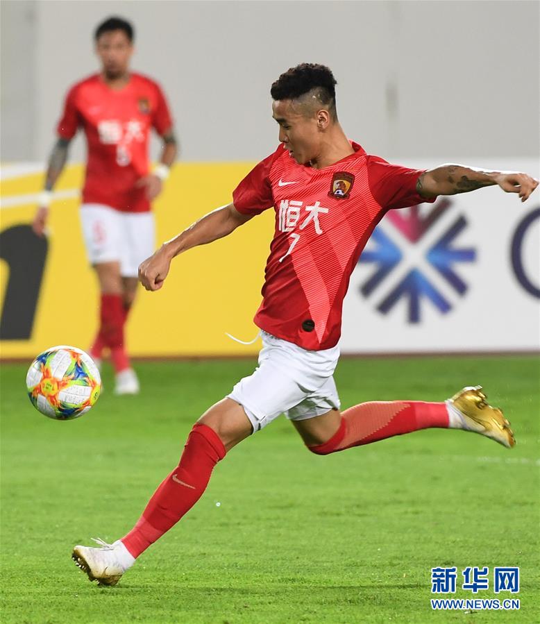 黑白直播网-广州恒大主场逆转山东鲁能，榜首优势进一步扩大！的简单介绍