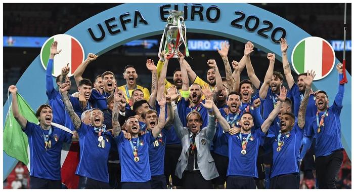 黑白直播nba-意大利联赛焦点比赛引发球迷热议的简单介绍