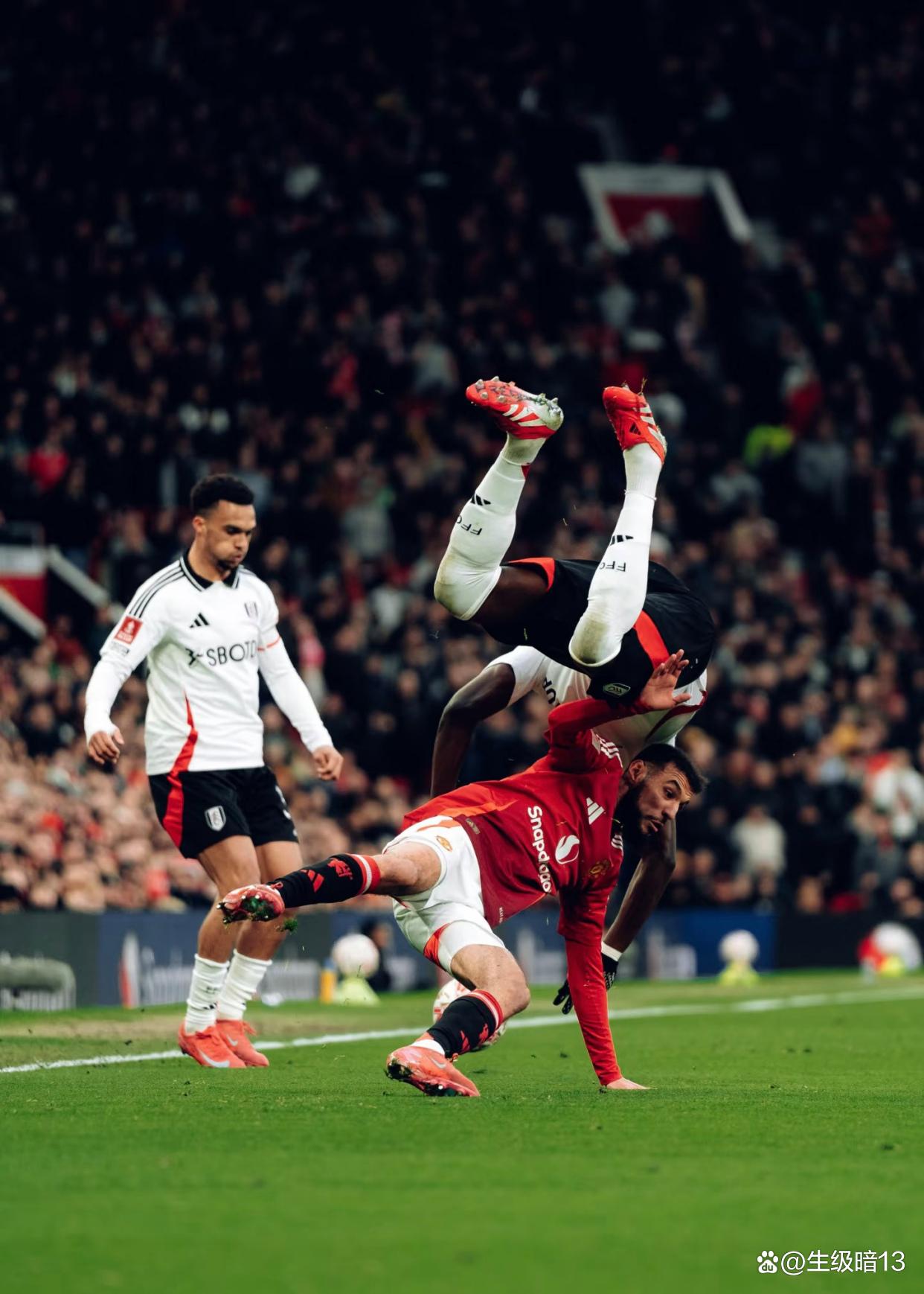 曼联球员受伤频繁,替补阵容暴露问题 曼联球员受伤频繁,替补阵容暴露问题