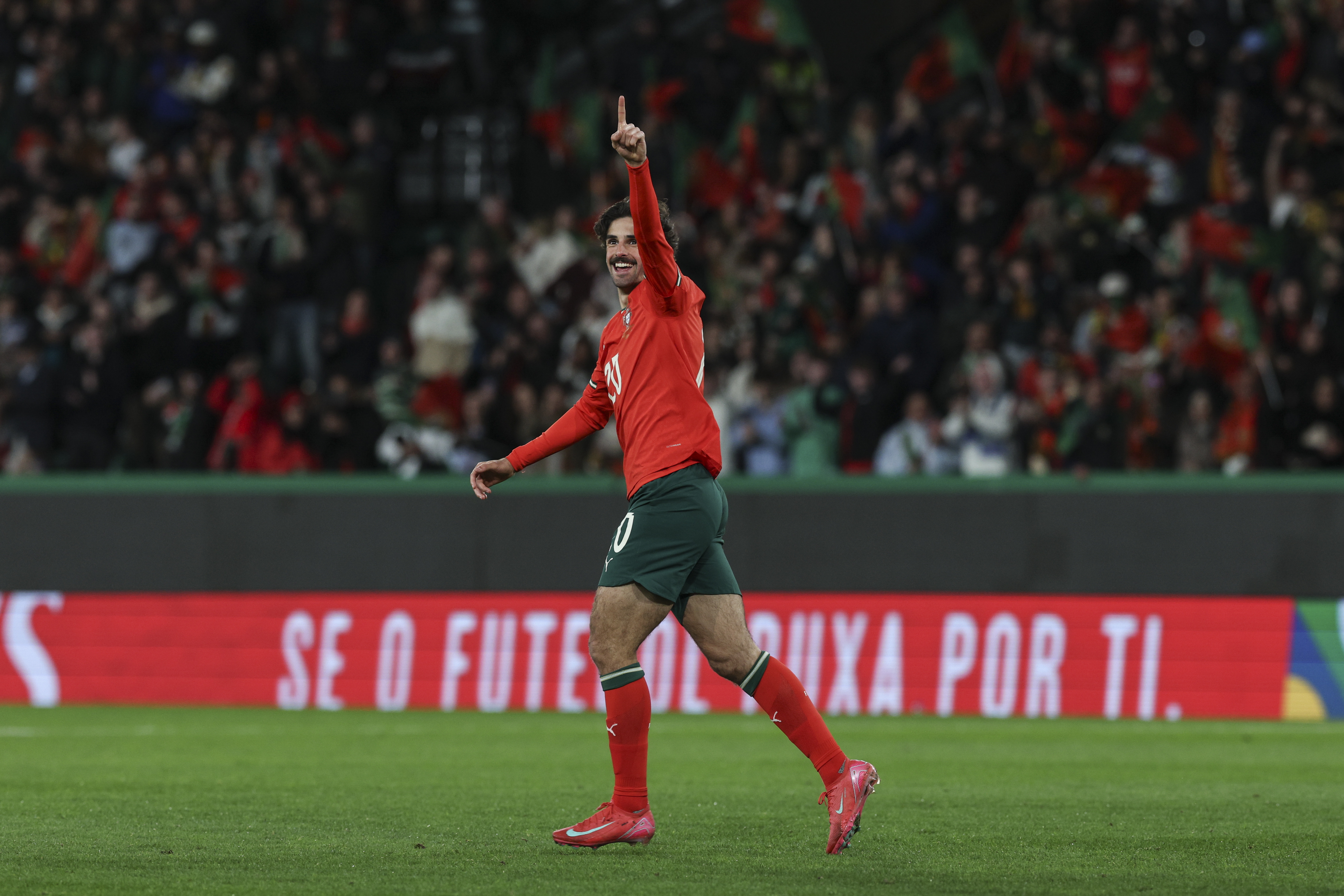 葡萄牙队成功逆转,击败瑞典队晋级四强的简单介绍 葡萄牙队成功逆转,击败瑞典队晋级四强的简单介绍