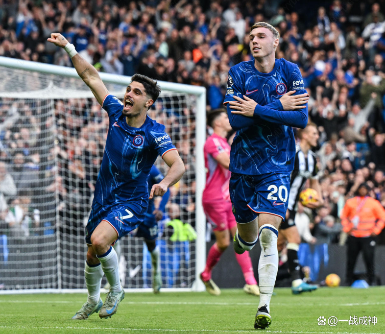 黑白直播在线观看-突尼斯球员在非洲联赛中取得绝杀球