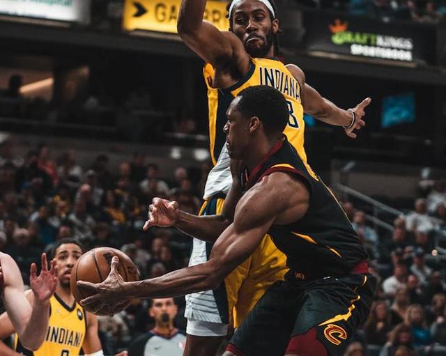 猛龙新援突破，帮助球队逆转胜利的简单介绍