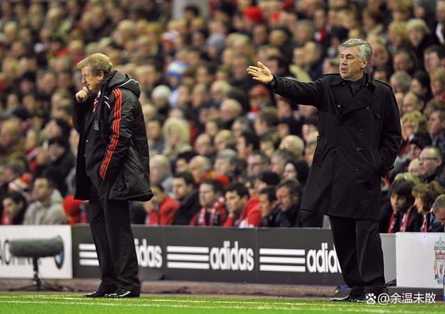 曼联客场遭遇惨败,主教练调整阵容 曼联客场遭遇惨败,主教练调整阵容