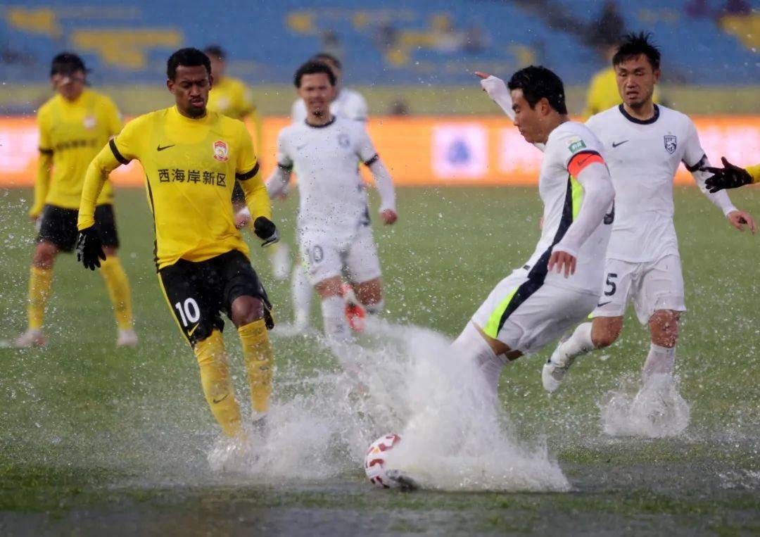 关于中超联赛即将重燃战火，球迷期待精彩对决的信息