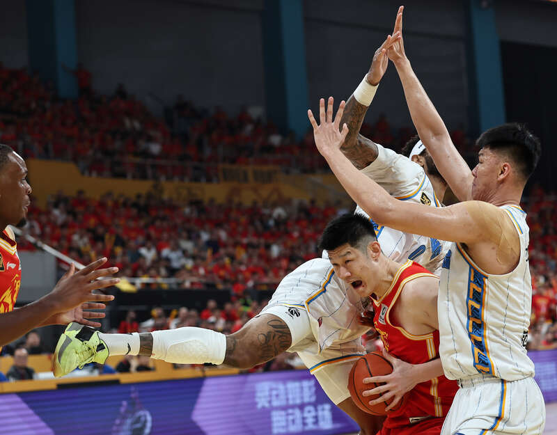 篮球职业联赛即将上演精彩对决