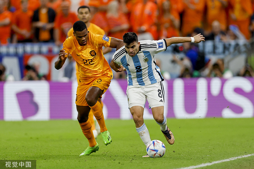 黑白直播-阿根廷队逆袭挺进四强，荷兰队憾负比利时出局