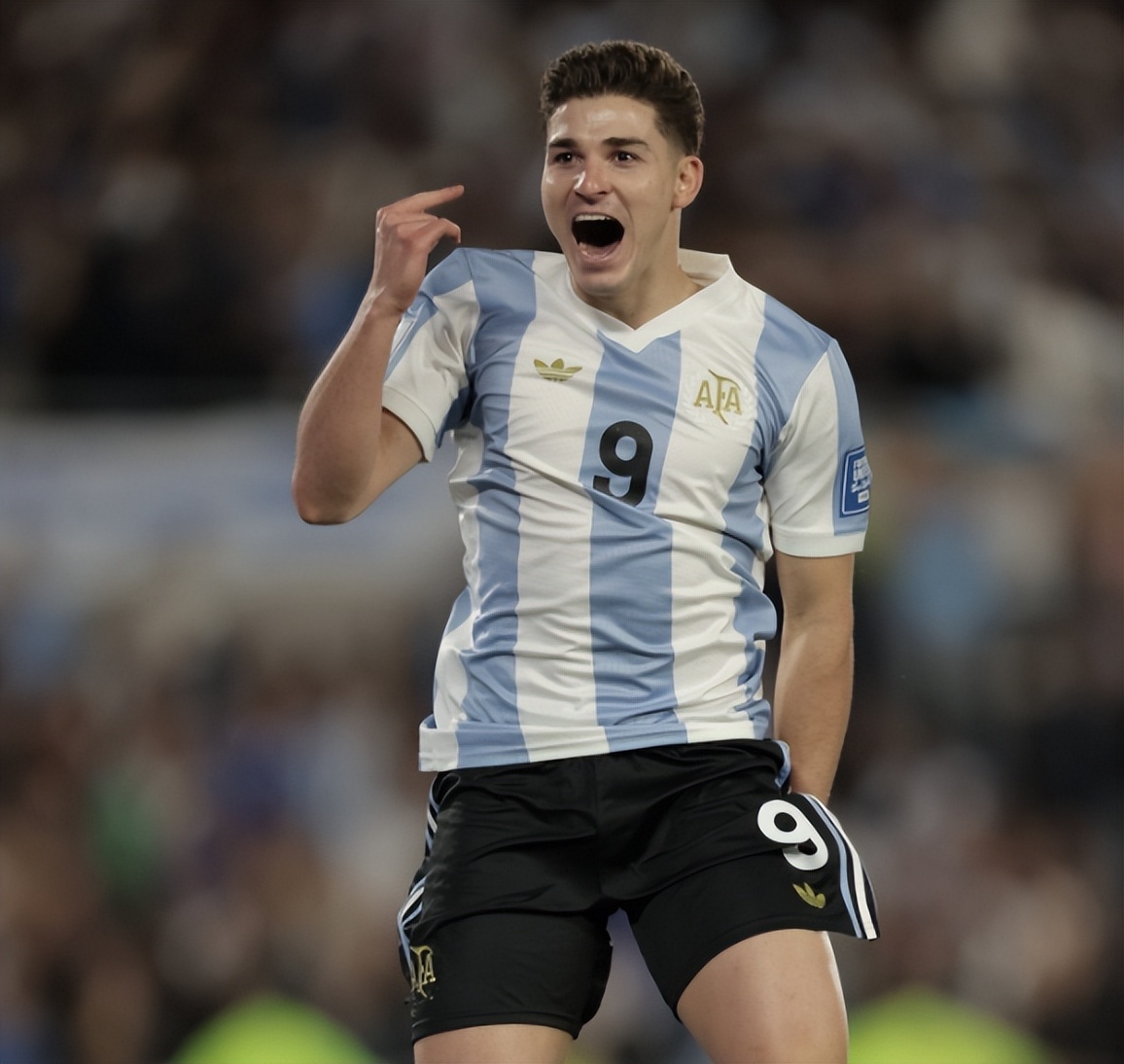 阿根廷队逆袭挺进四强，荷兰队憾负比利时出局