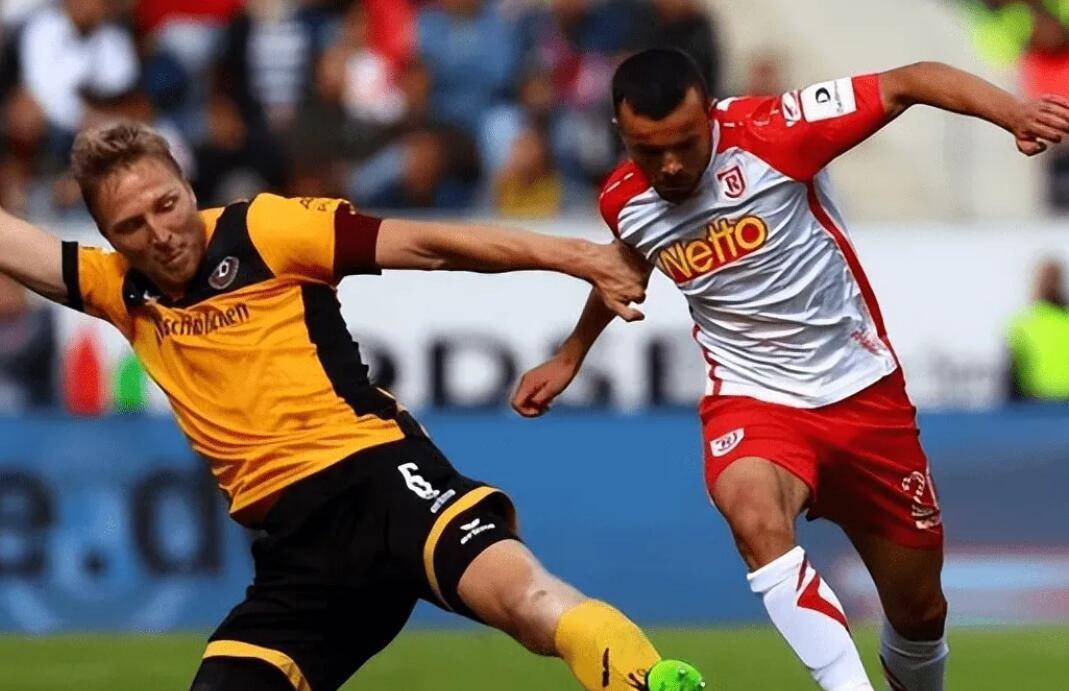 包含罗斯托克客场大胜，取得关键三分的词条