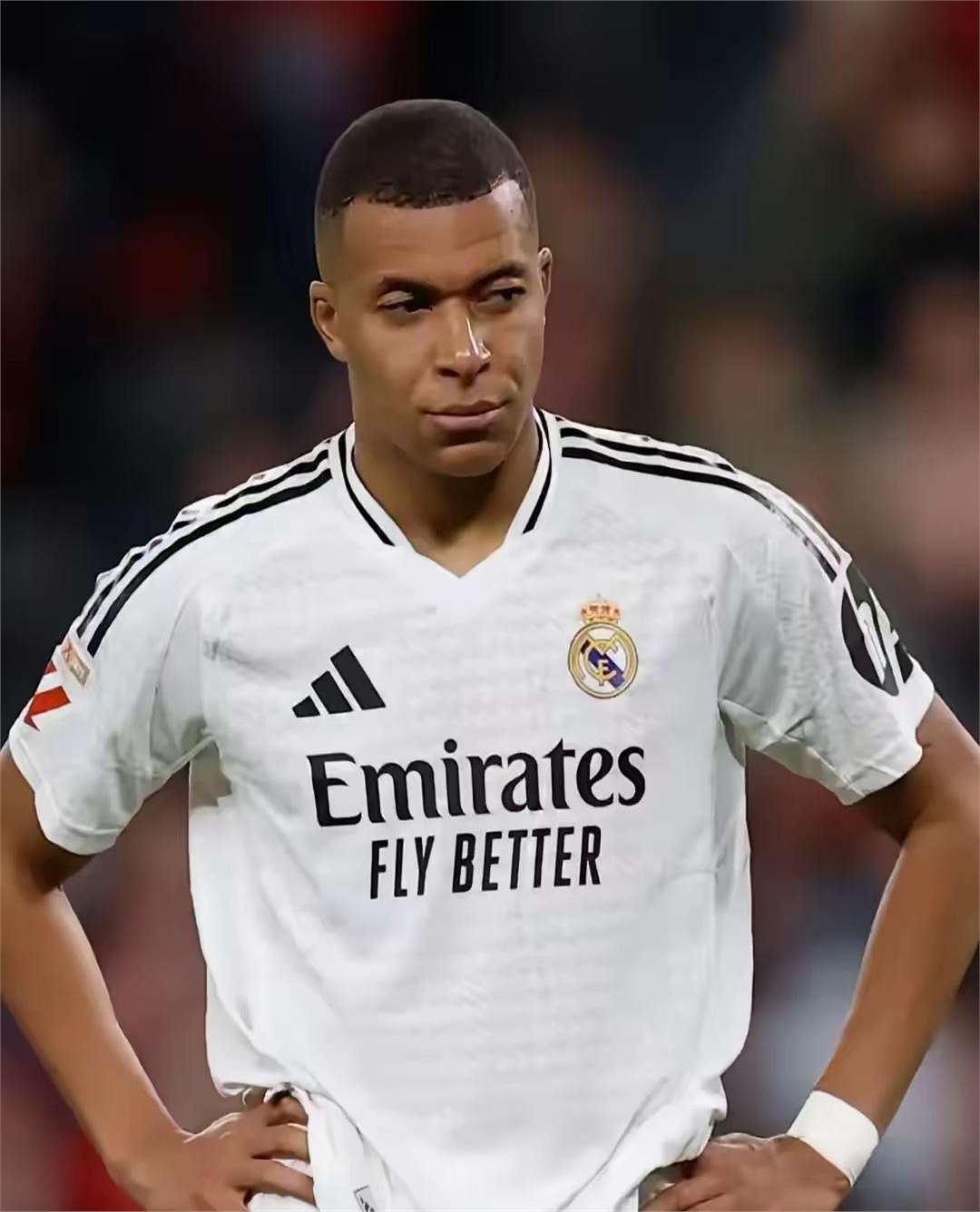 黑白直播nba-关于切尔西官方确认签下前阿森纳球员姆巴佩可能成最新目标的信息