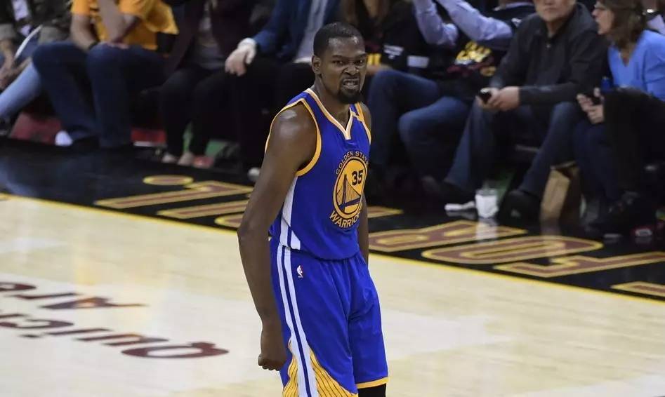 巴塞罗那球队在关键时刻克敌制胜的简单介绍