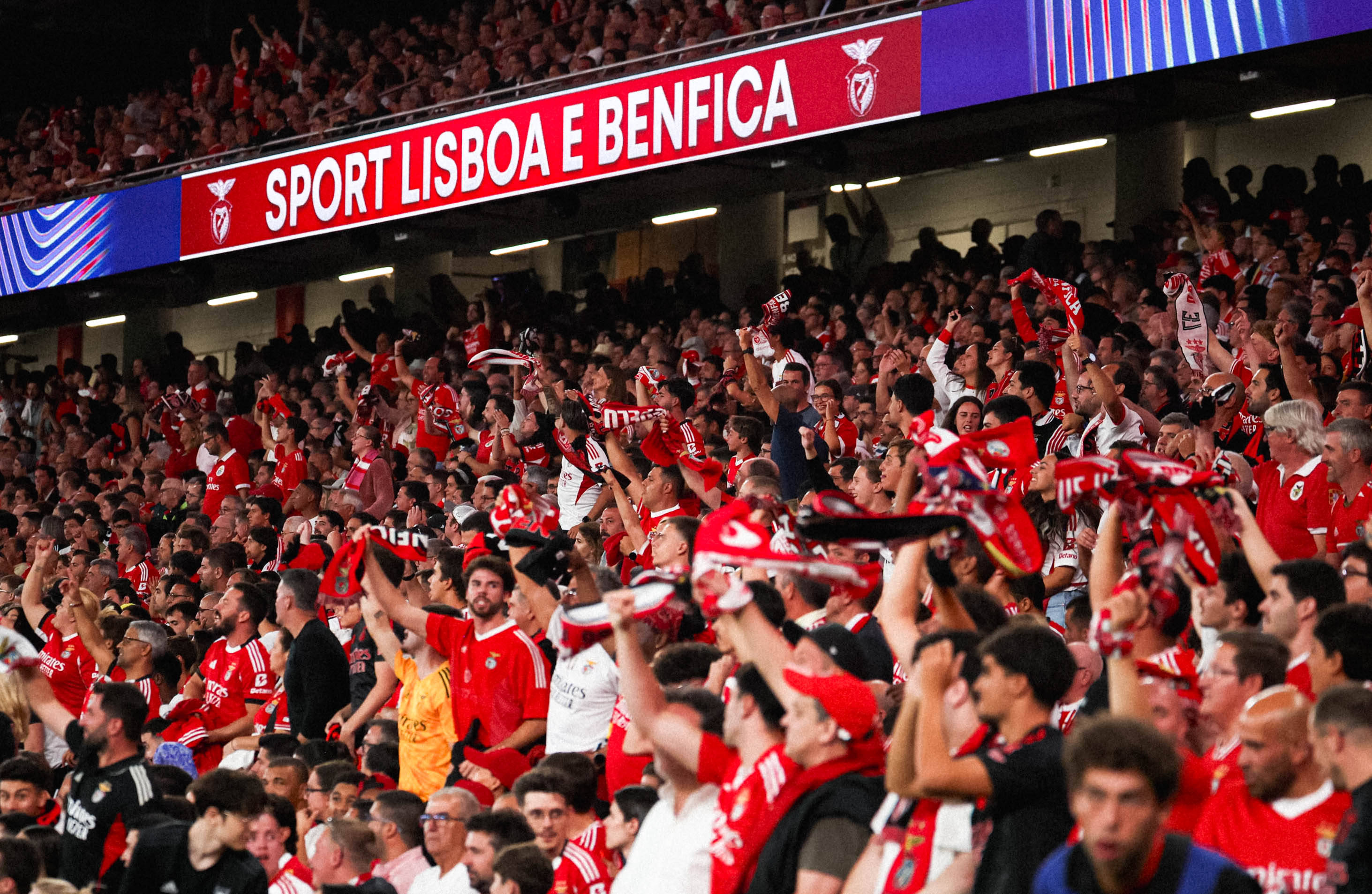 阿贾克斯队在欧冠中取得胜利