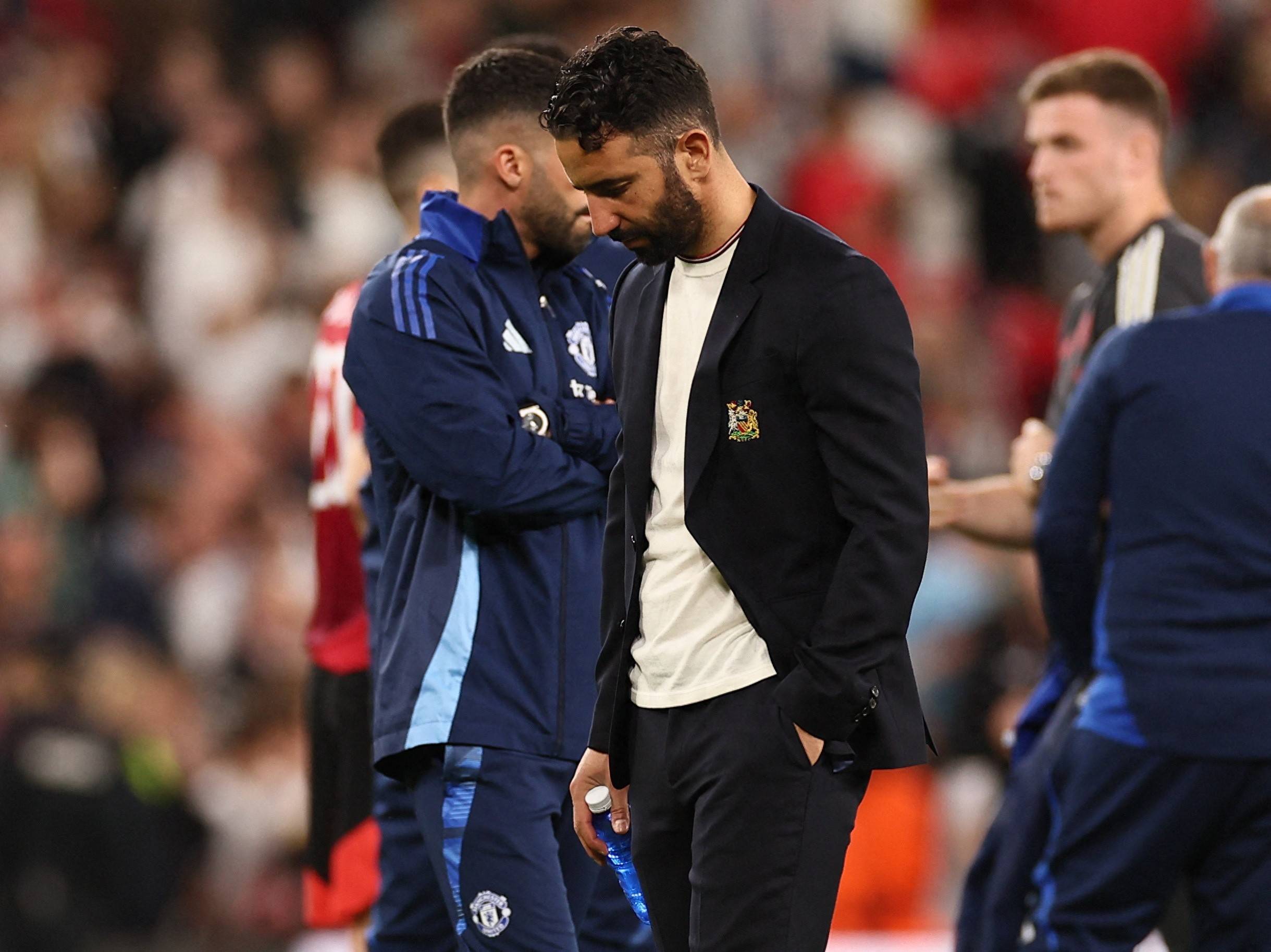 黑白直播nba在线观看-曼联明星球员全队出场赢得掌声