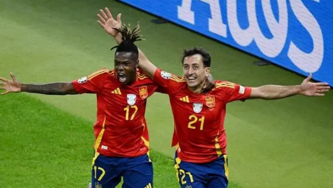 黑白直播网-关于国际足坛上跨国球队斩获重要胜利的信息