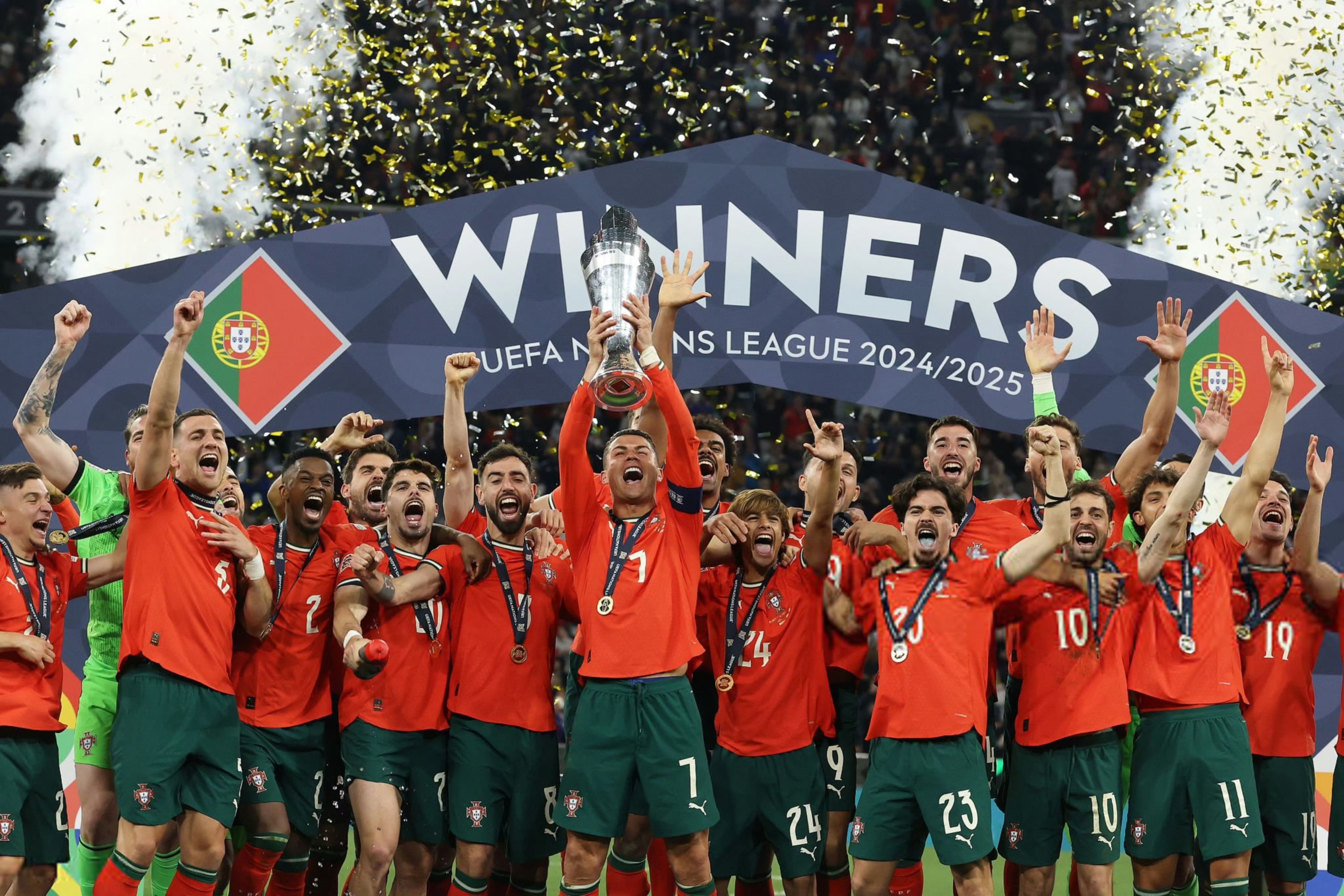 包含葡萄牙之战波尔图对战本菲卡，赢者晋级的词条