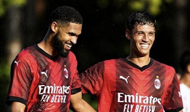 黑白直播免费体育直播-里昂碾压那不勒斯，孔蒂关键制胜的简单介绍