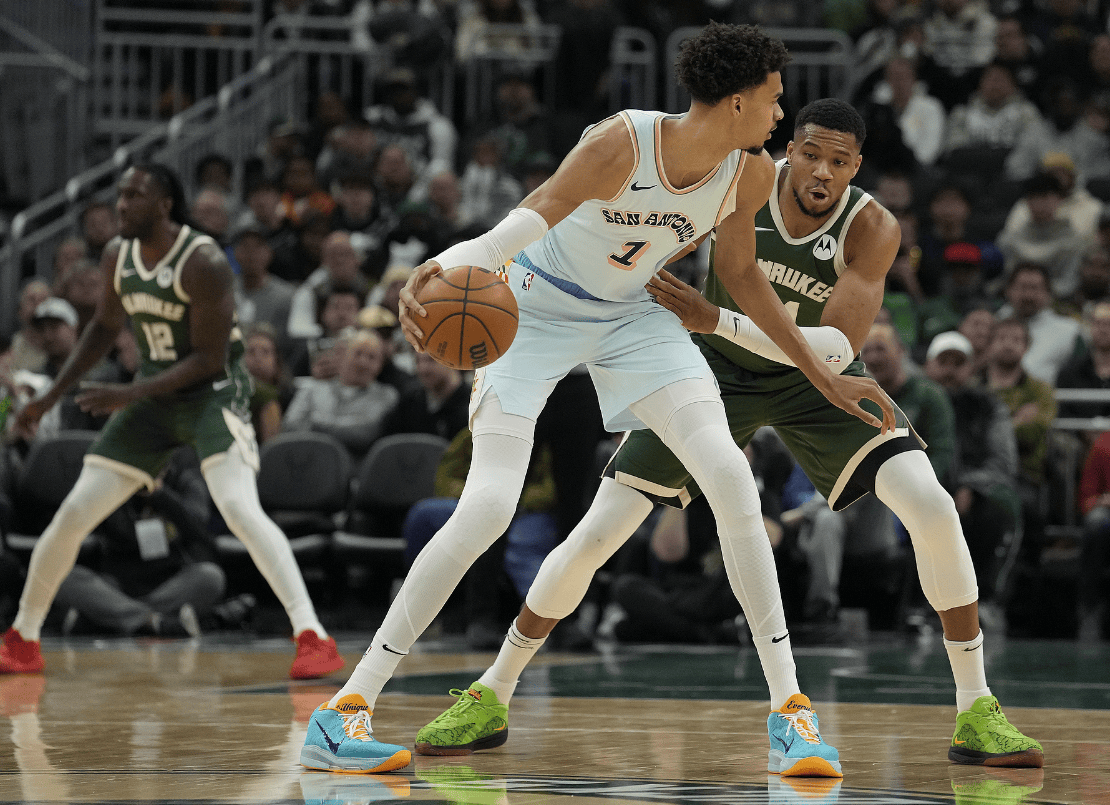 黑白直播nba-马刺遭遇雄鹿逆转，吞下本赛季首败的简单介绍