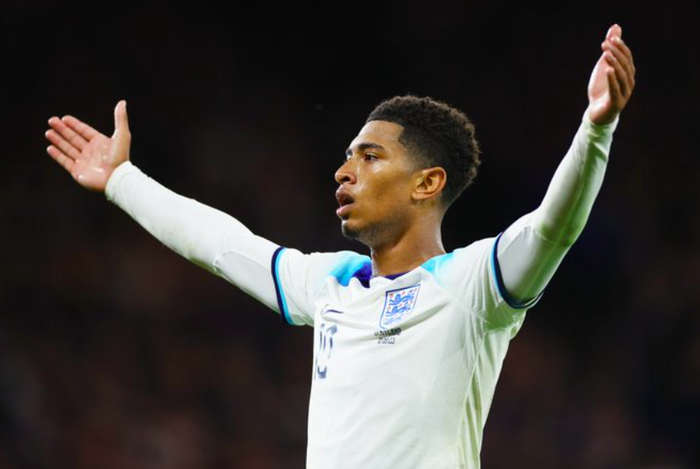 黑白直播在线观看-马赛险胜罗马，贝林厄姆高光表现