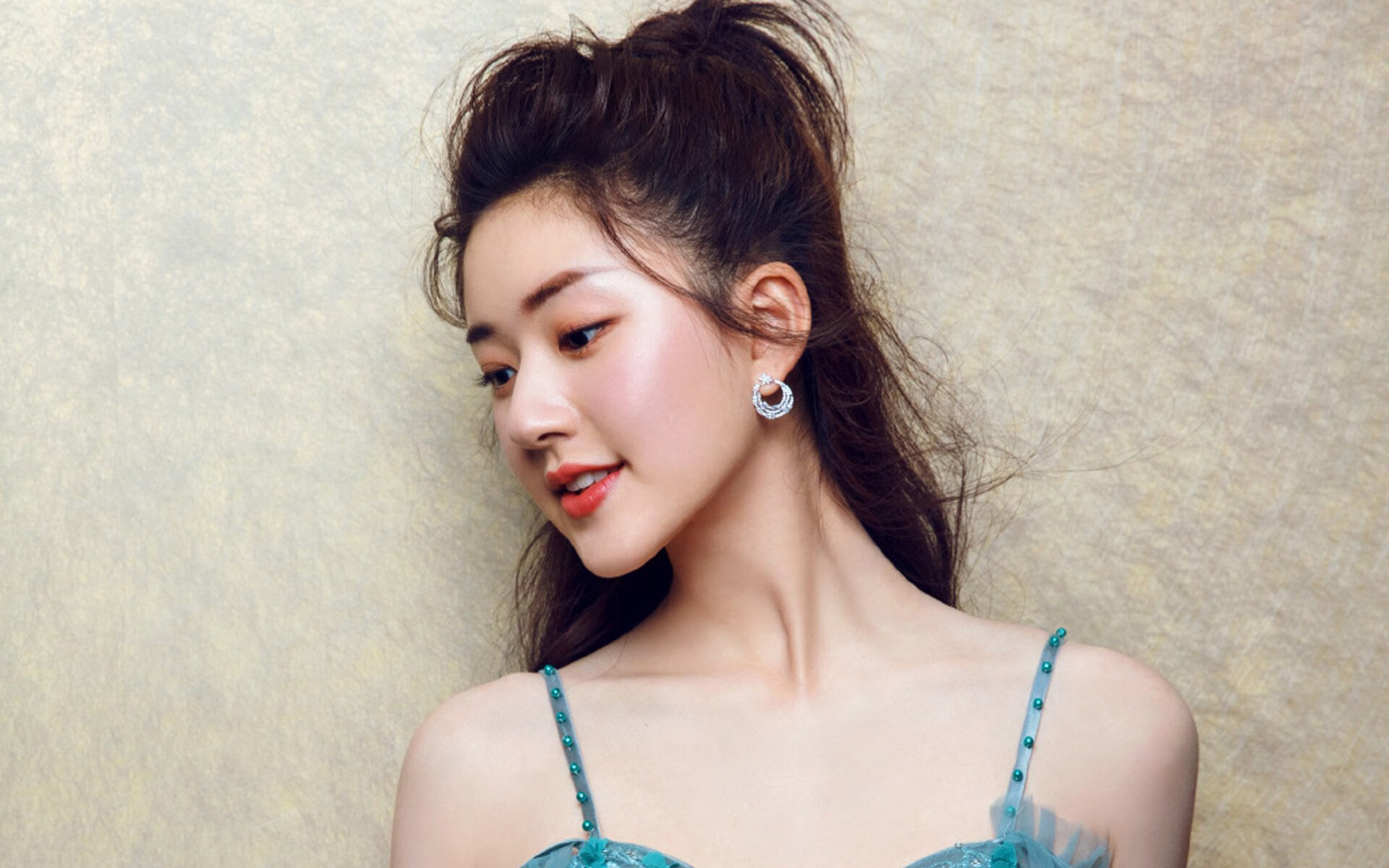 欧冠决赛之夜,久保建英在压力中绽放光芒