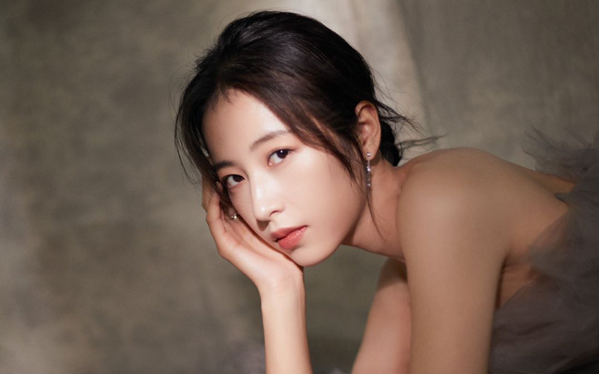 两场接管，从霍勒迪的方向盘到浙江队的篮筐