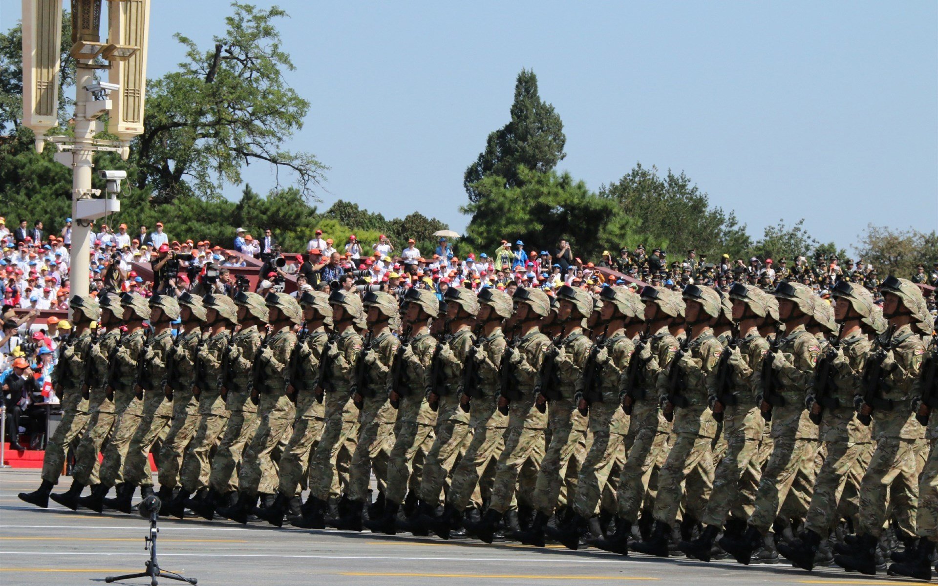 鏖战广东神兵天降！小贾伦化身关键先生助老鹰争冠战突围