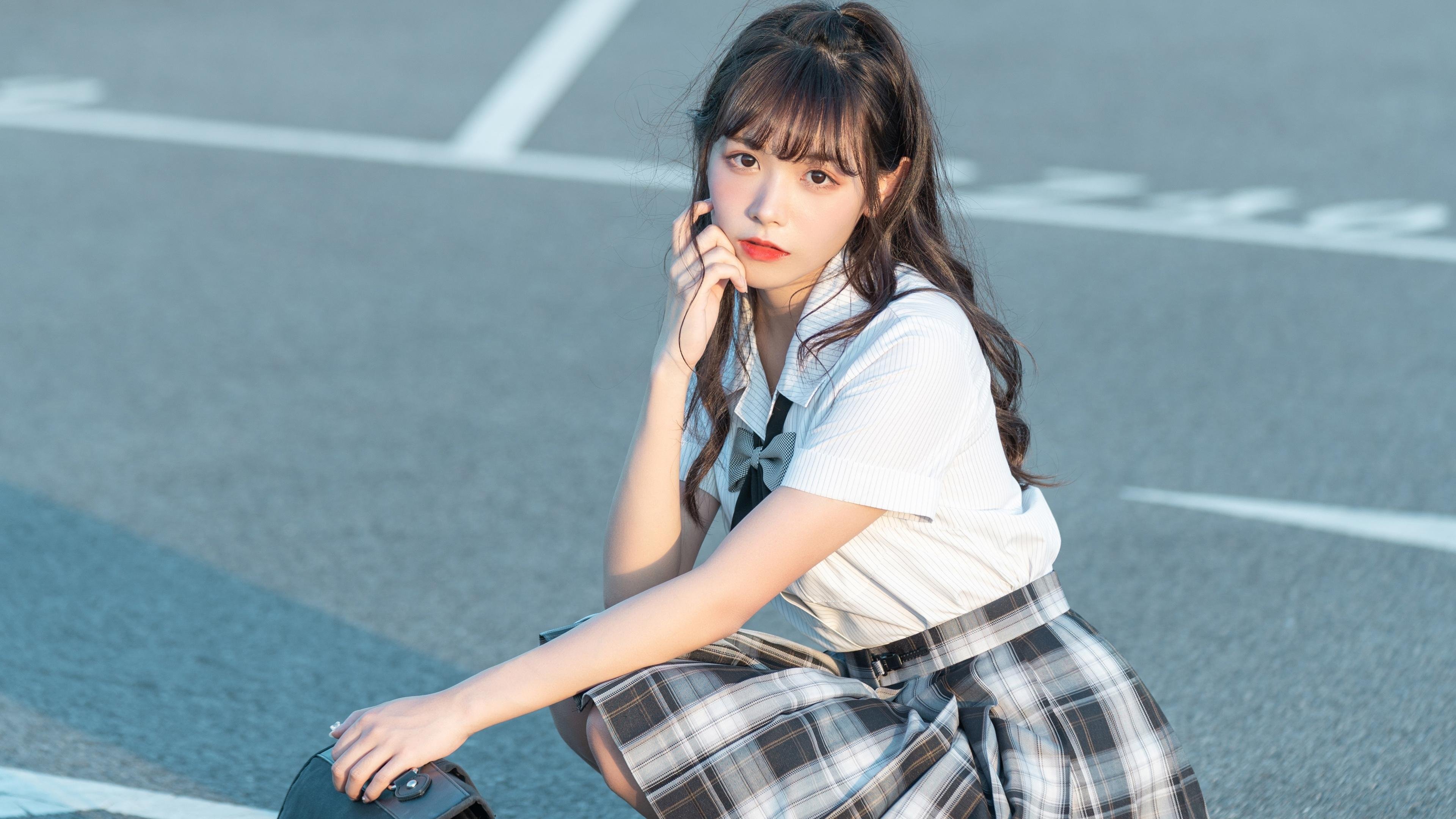 黑白直播网-英超争冠烽火连天，老鹰展翅击溃76人—体育双线激战实录