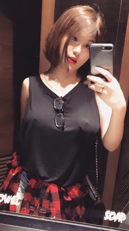 黑白直播免费体育直播-单核传奇与体系胜利，詹姆斯的关键艺术与勇士的团队风暴