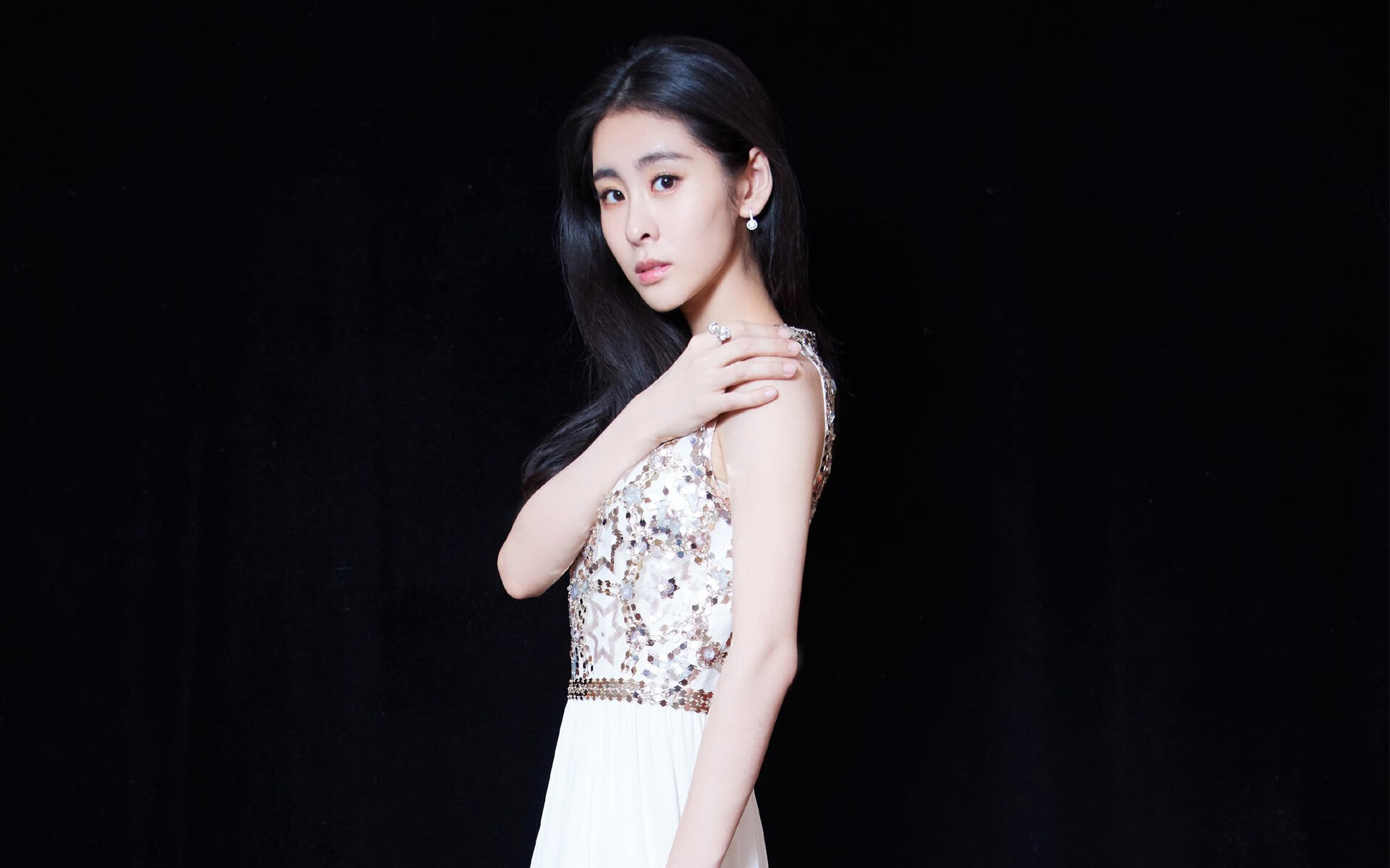 黑白直播体育-安哥拉启示录，当努涅斯化身大场面先生，英格兰想起被弱小支配的恐惧